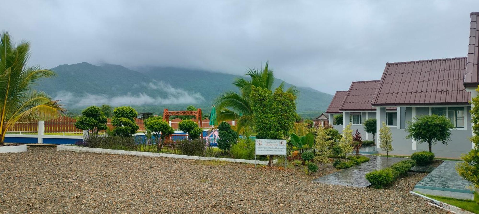 Poonsap Homestay Nan Exterior photo
